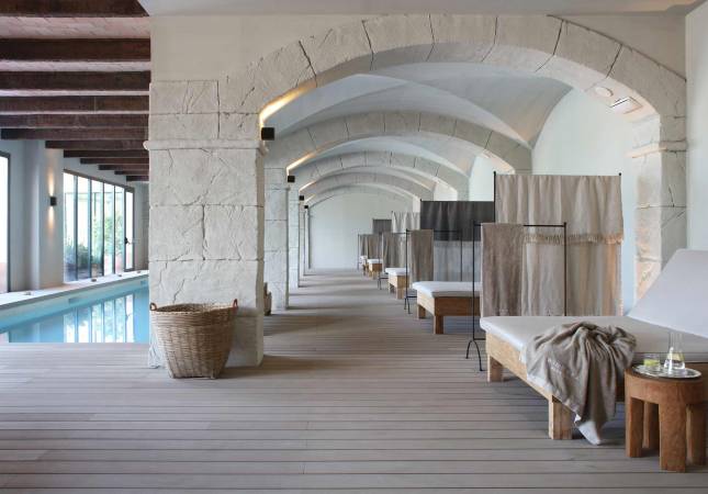 Espaciosas habitaciones en Hotel Peralada Wine Spa & Golf. Disfruta  nuestra oferta en Girona